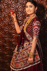 Gujarati Singer Gita Rabari Gamthi Work Chaniya Choli For Navratri