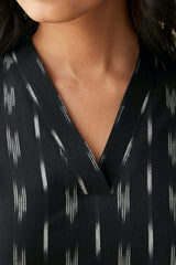 Naadirah Anya Black Ikat Kurta