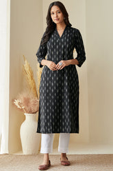 Naadirah Anya Black Ikat Kurta