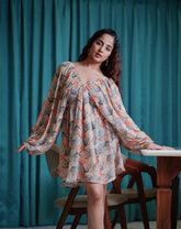 Puffy Charm Dress – Effortless Elegance in Leaf Print