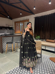 Georgette Thread Work Kurta Set with Dupatta