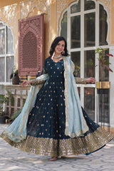 Faux Blooming Embroidered Kurta Set with Tabby Silk Dupatta