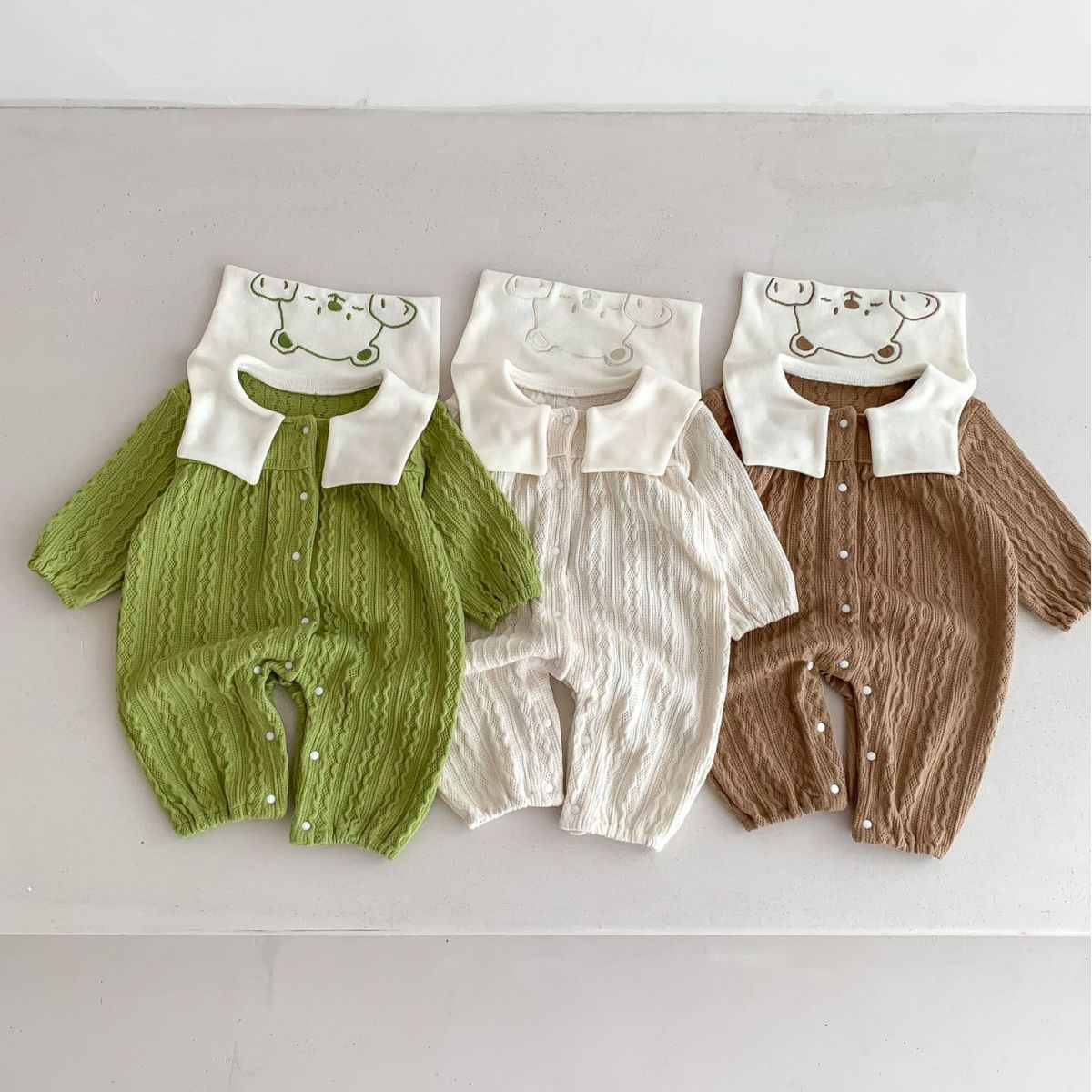 Back Neck Embroidered Baby Onesies – Soft Cotton Bodysuit for Newborns and Infants