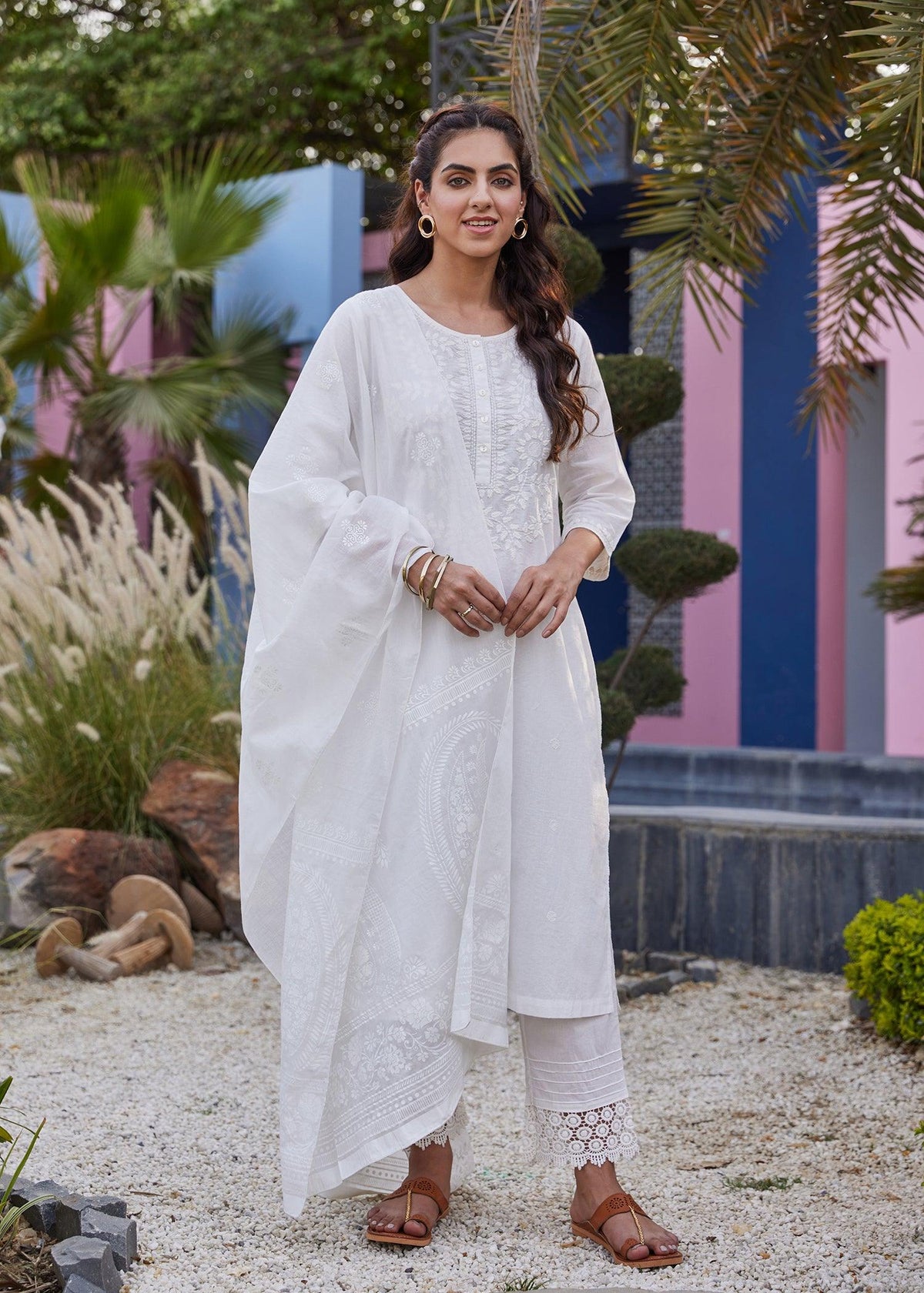 Raagini Kurta in Off White – Embroidered Elegance Inspired by Lucknowi Craftsmanship