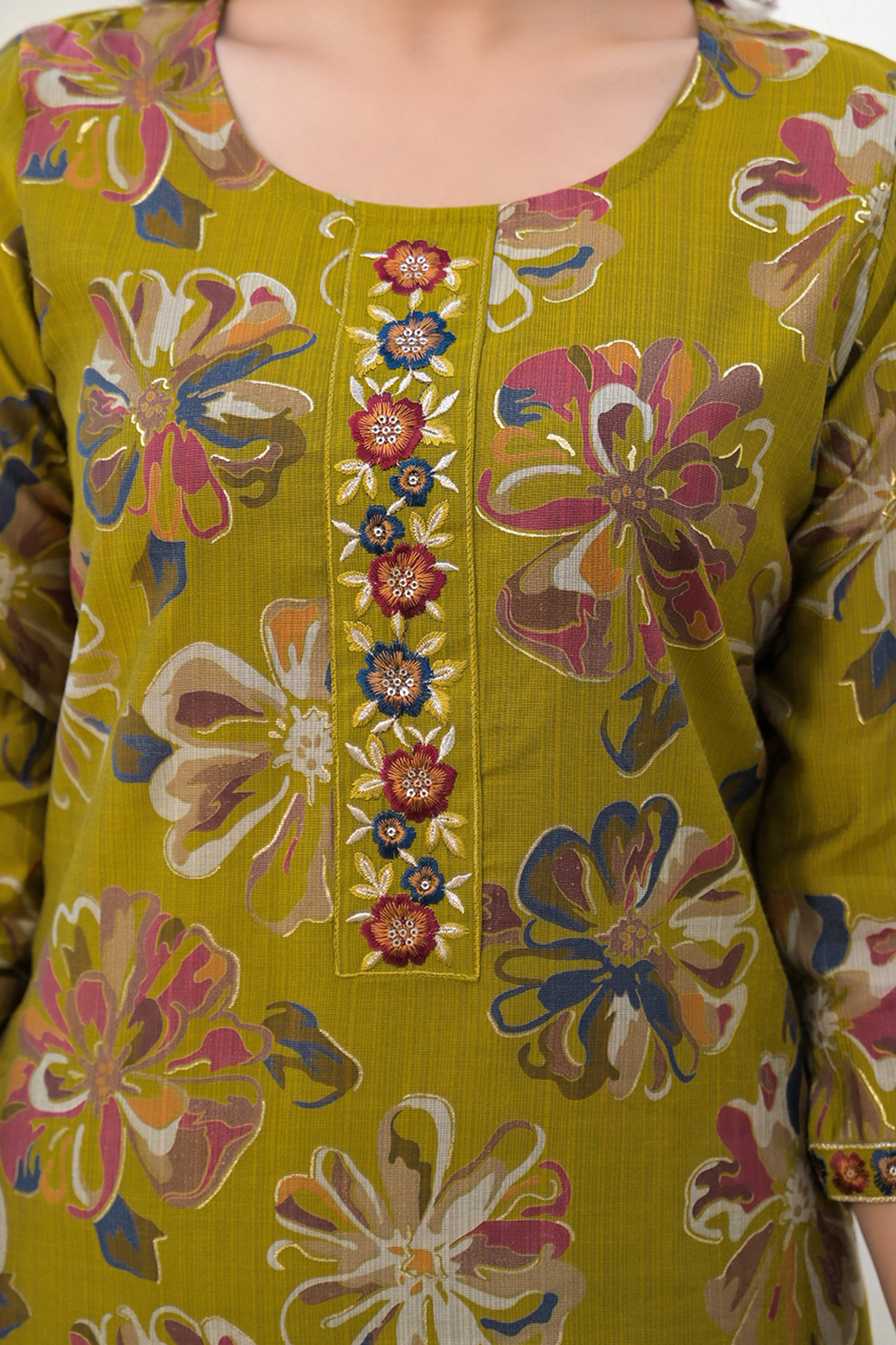 Stylish Green Straight Salwar Suit with Floral Pattern