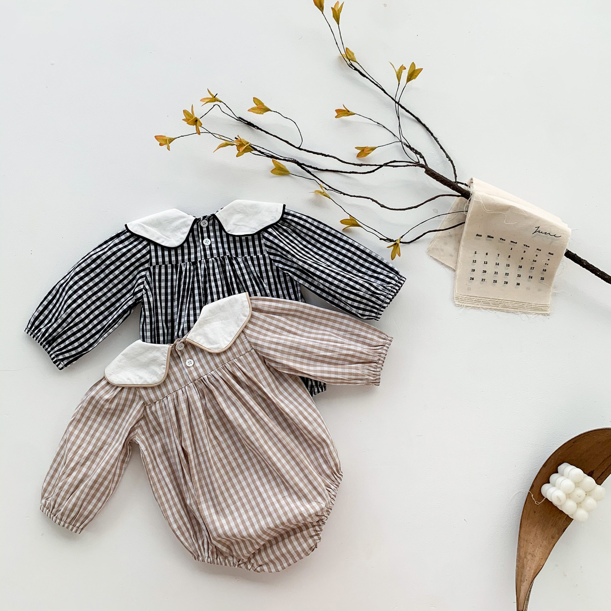 Vintage Plaid Baby Romper – Soft Cotton Unisex Outfit for Everyday Comfort
