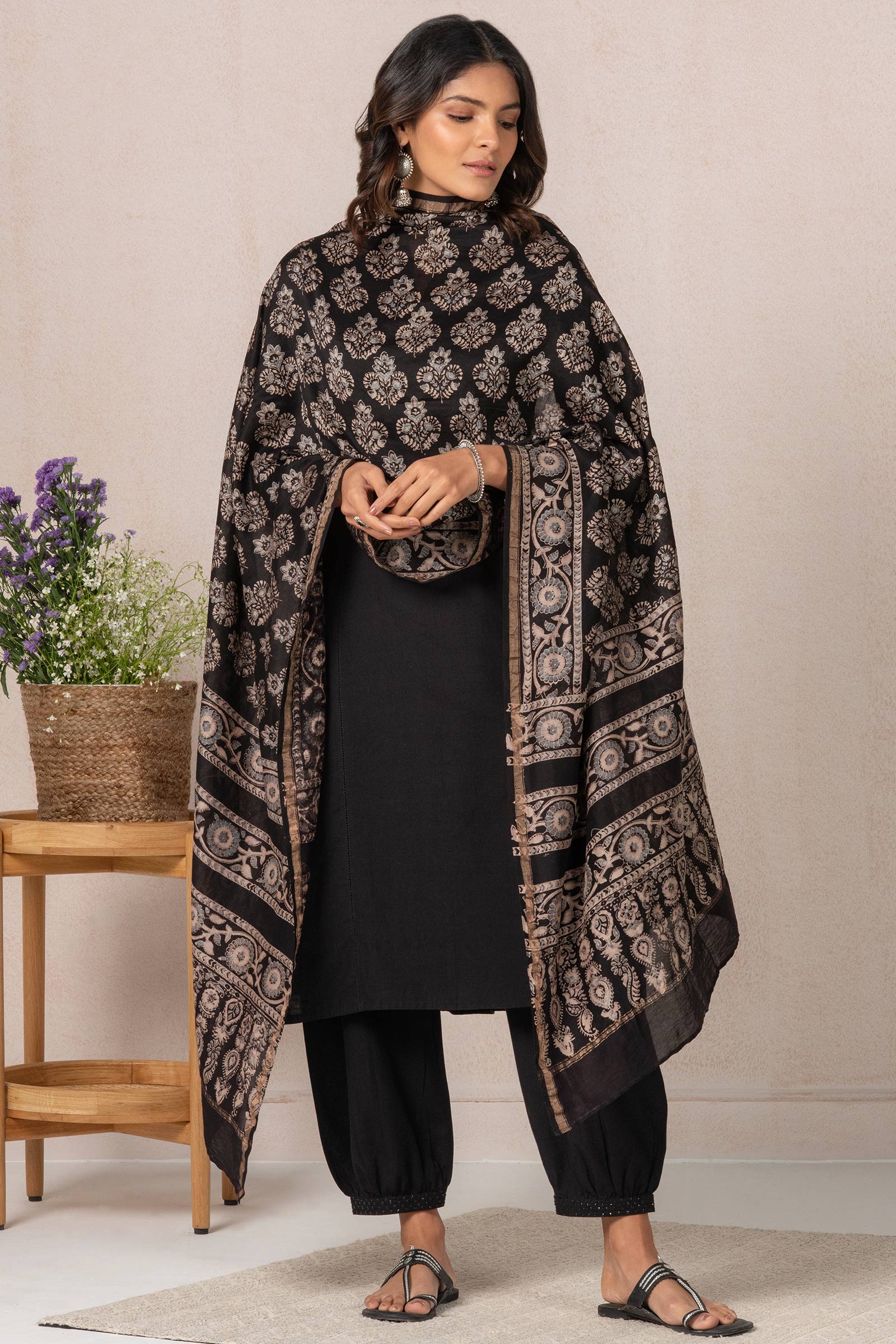 Nasrine Mehnaz Handloom Kurta