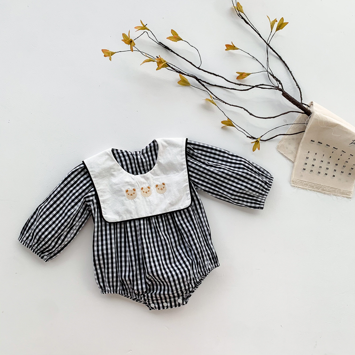 Vintage Plaid Baby Romper – Soft Cotton Unisex Outfit for Everyday Comfort
