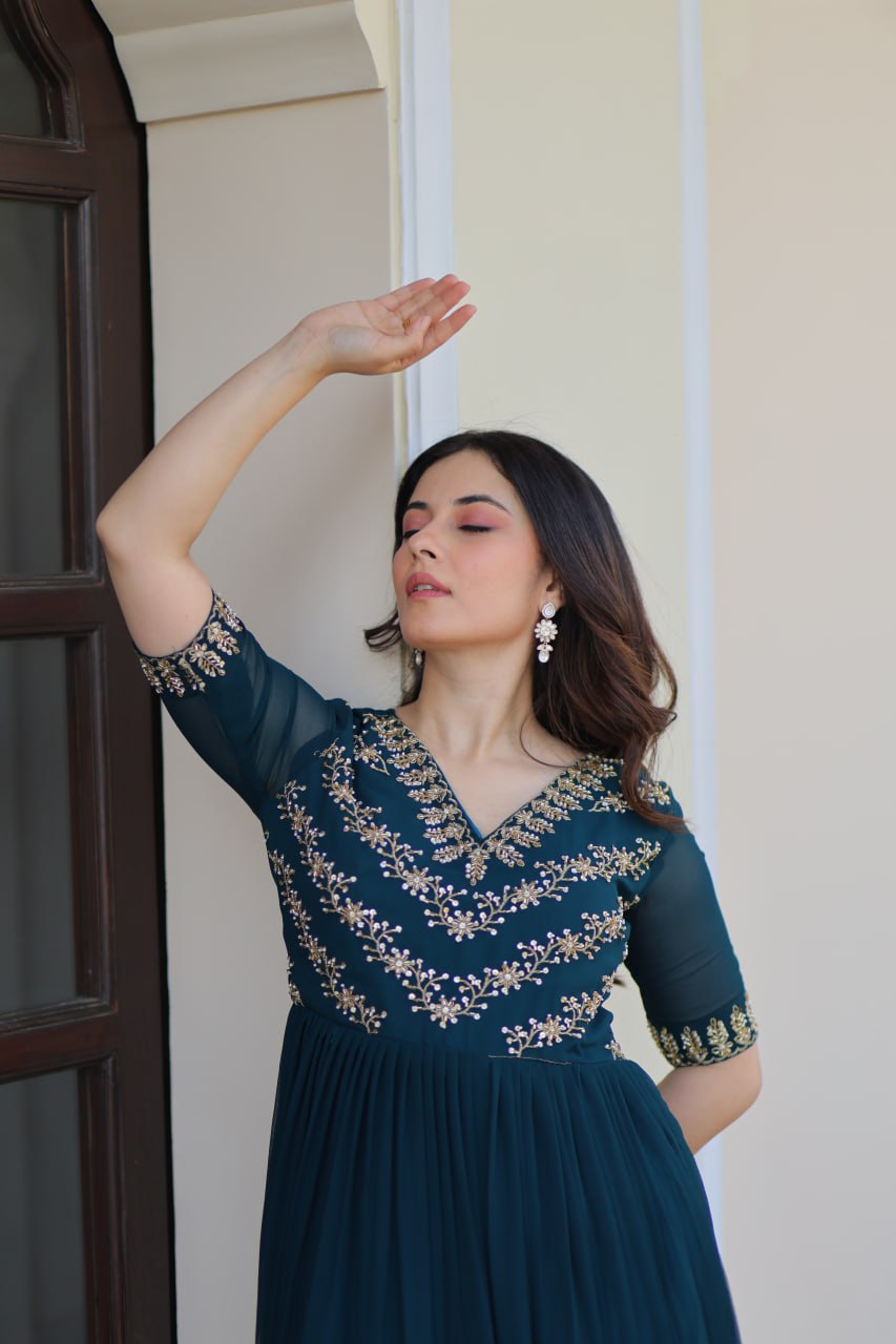 Elegant Faux Blooming Kurta Set with Sequins & Beads Embroidery