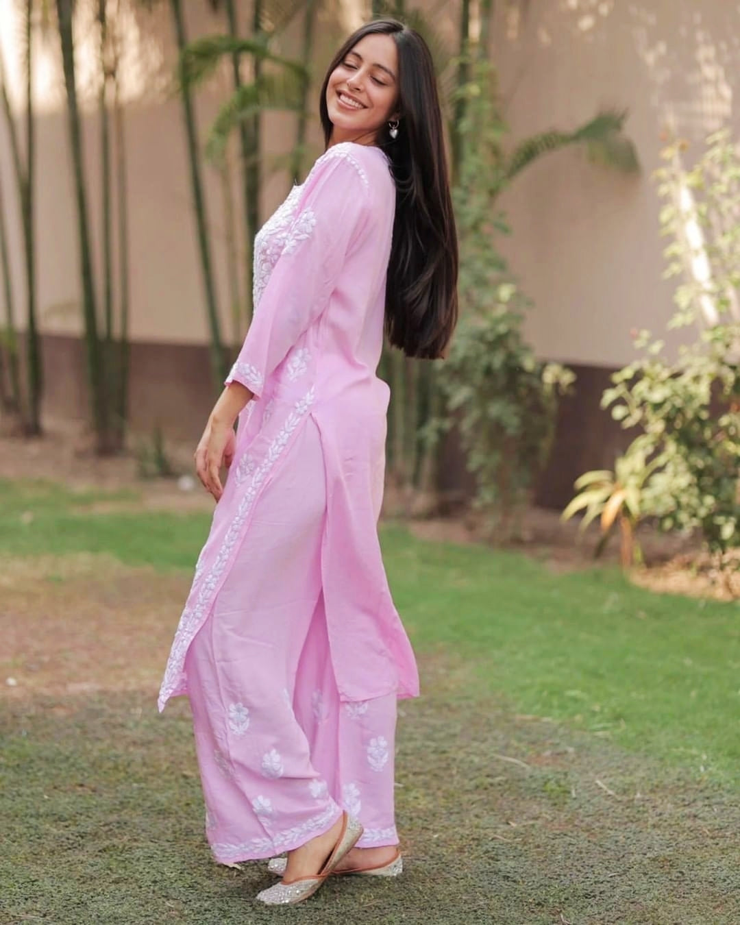 Dua Modal Premium Chikankari Kurti Set