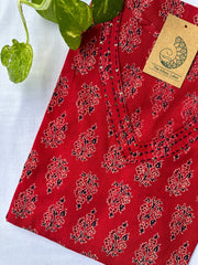 Roohani Bagru V neck Kantha Hand Block Printed Cotton kurta - S