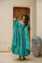 Elegant Maslin Kurta Set with Dupatta & Cotton Pants