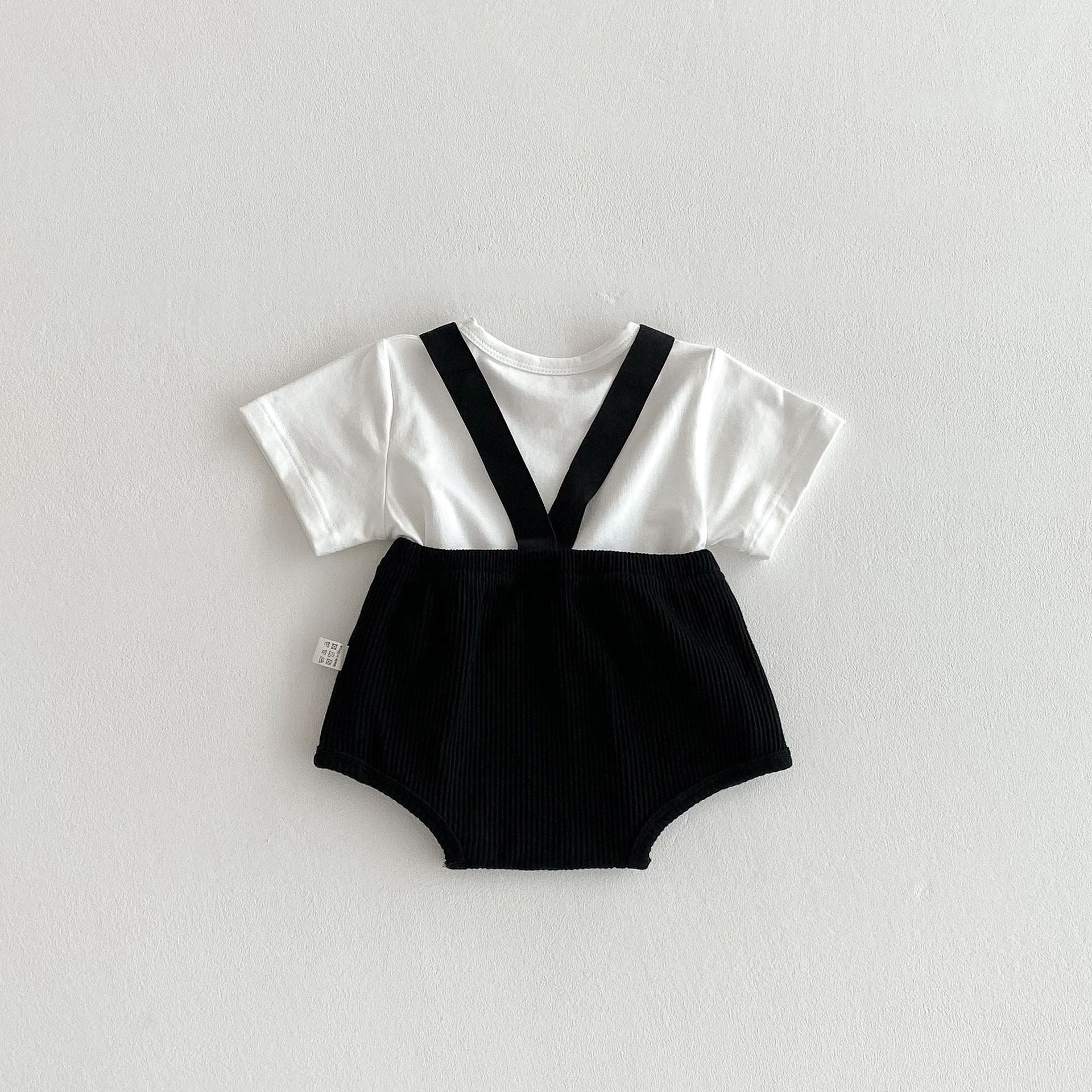 Mini Classic Suspender Boys Cotton Blend Romper Set – Stylish Infant Outfit with Suspenders