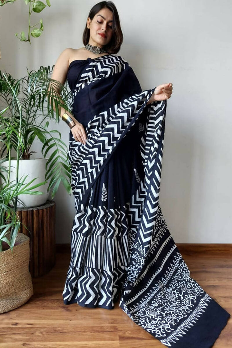 Black Mul Cotton Digital Printed Saree With Pocket