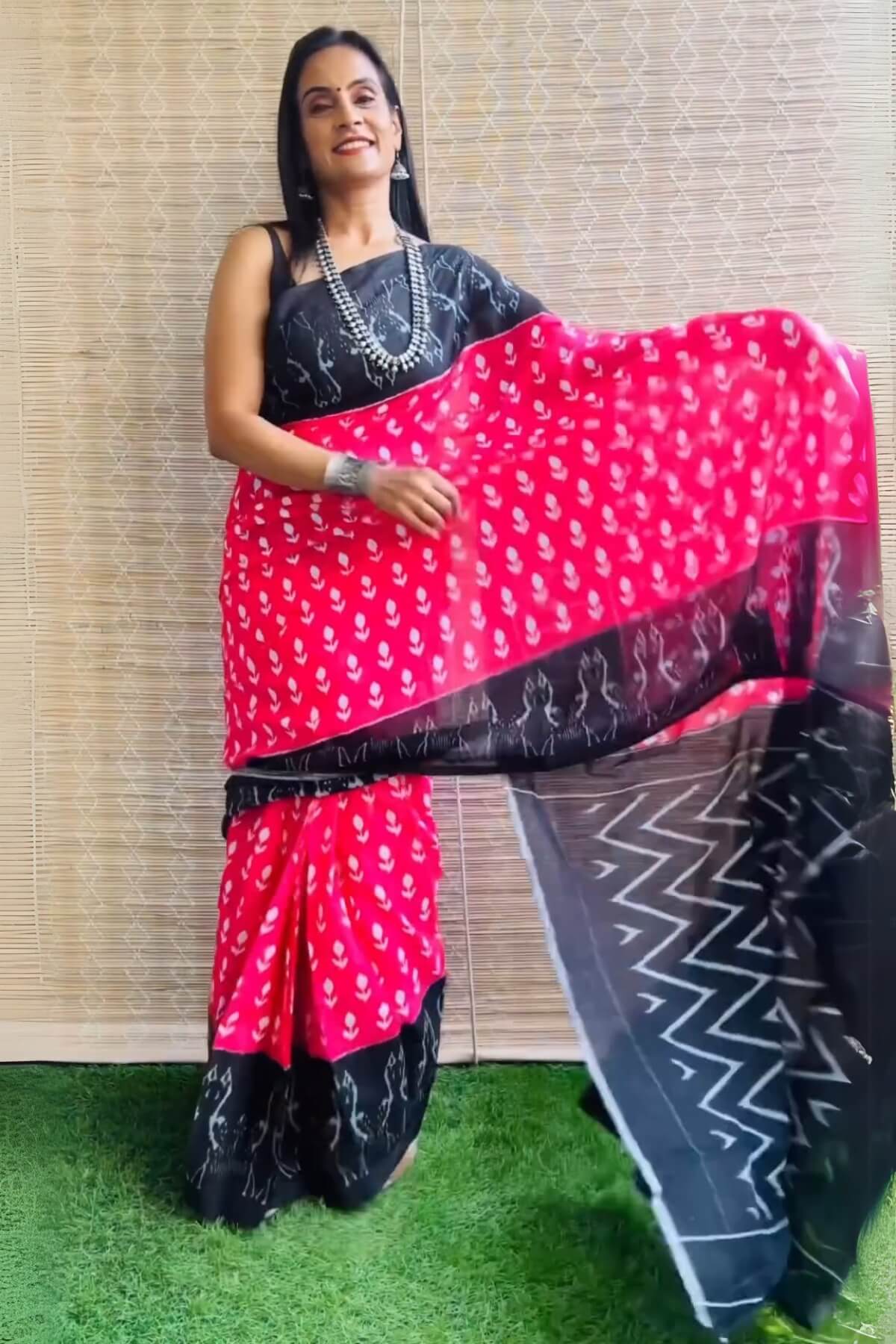 Elegant & Effortless – Dark Pink Mul Cotton Digital Printed Pre-Stitched Saree