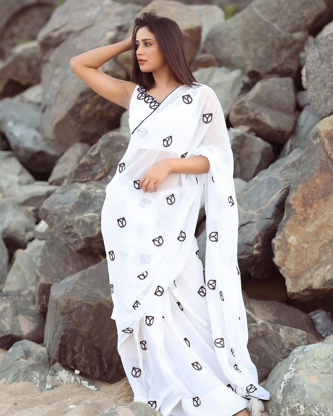 Effortless Elegance with White Georgette Saree