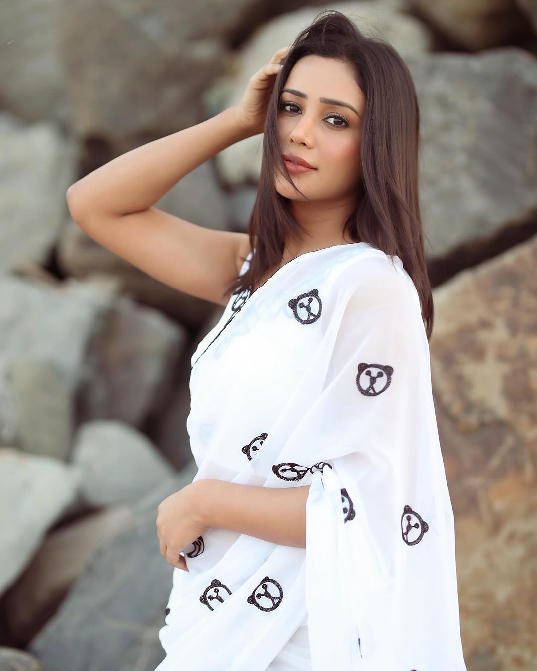 Effortless Elegance with White Georgette Saree