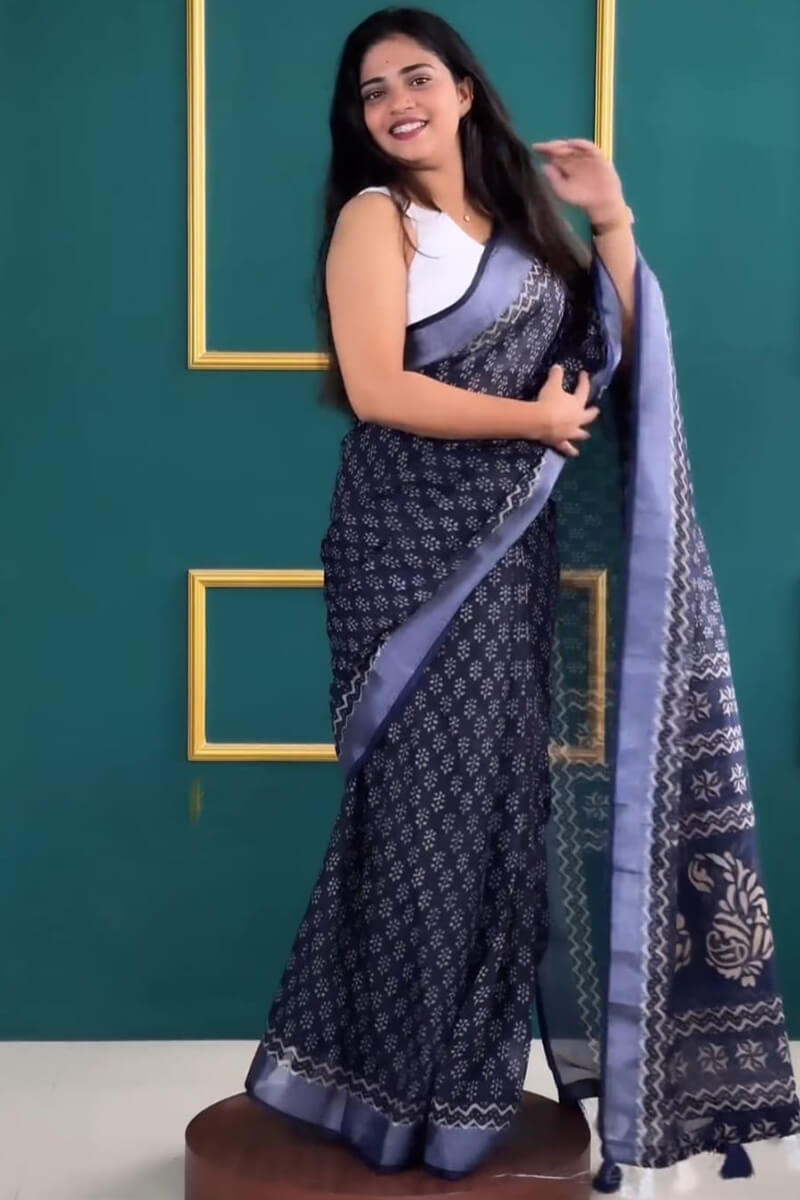 Graceful Navy Blue Cotton Printed Pre-Stitched Saree