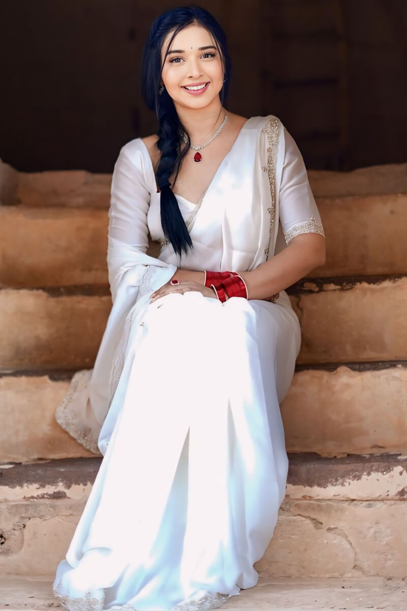 Elegant White Rangoli Silk Saree with Embroidered Border