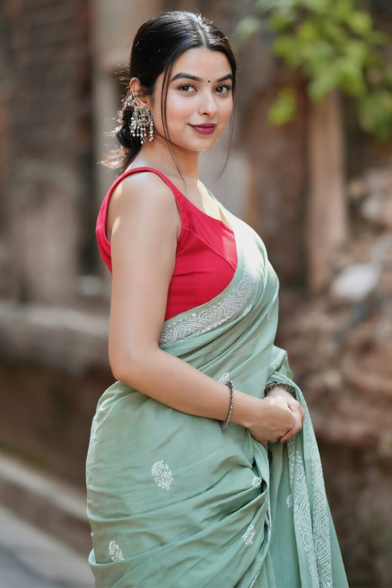 Pista Mul Cotton Pre-Stitched Saree with Digital Print & Pocket