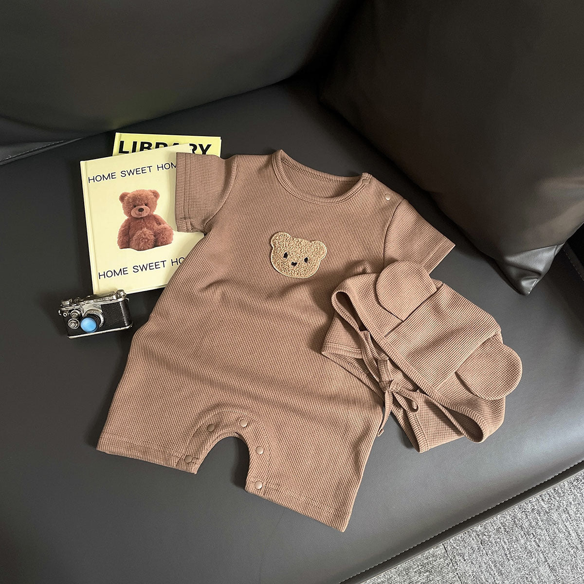 Teddy Pocket Unisex Baby Romper with Hat – Soft Cotton Outfit for Boys & Girls