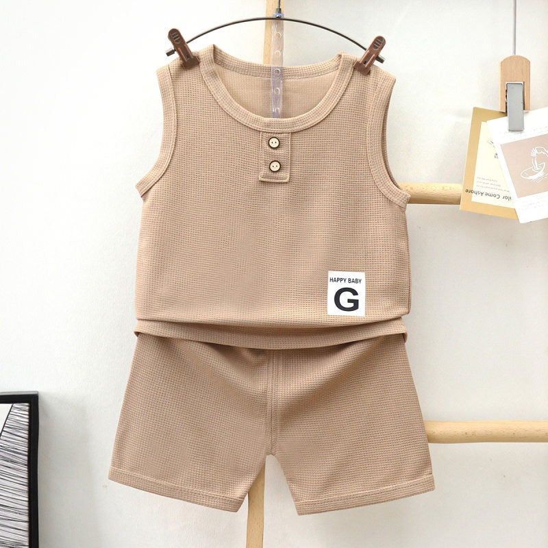 Beige Sleeveless Boys Two-Piece Clothing Set – Lightweight Summer Outfit