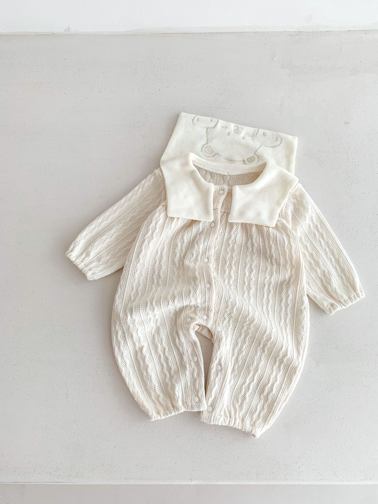 Back Neck Embroidered Baby Onesies – Soft Cotton Bodysuit for Newborns and Infants