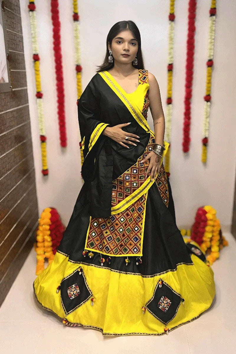 Traditional Gamthi Work Chaniya Choli For Navratri
