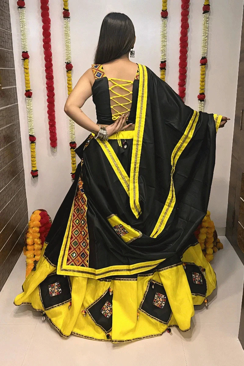Traditional Gamthi Work Chaniya Choli For Navratri