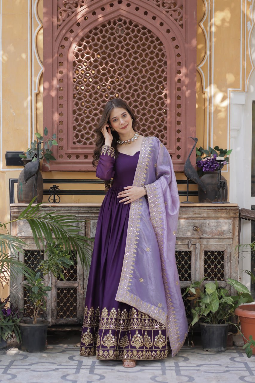 Star Georgette Kurta with Zari Sequins Embroidery and Gold Crush Dupatta