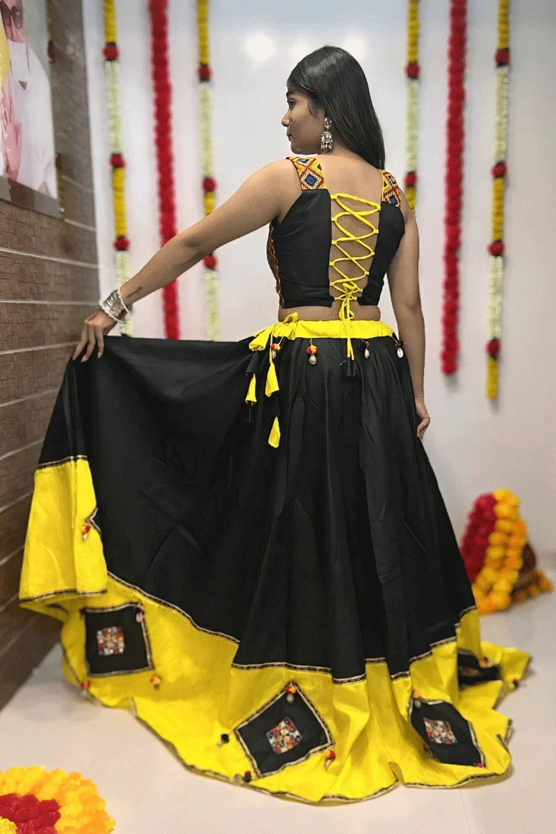 Traditional Gamthi Work Chaniya Choli For Navratri