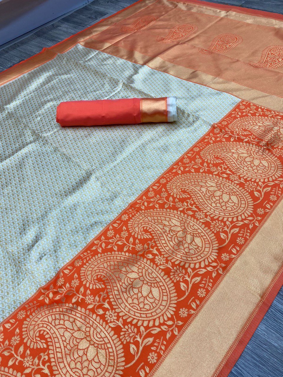 White Kanchipuram Lichi Silk Banarasi Saree with Blouse