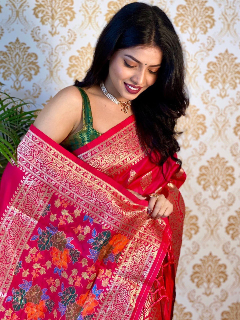 Zari Woven Kanjivaram Silk Saree with Jacquard Work