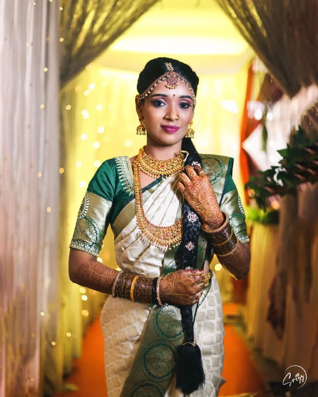 White Pure Silk Banarasi Saree with Kadwa Technique